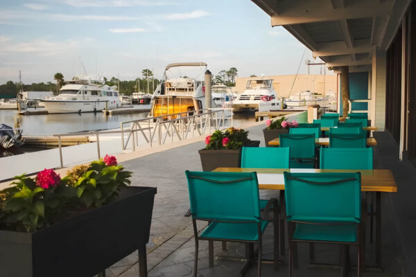 845574488-beach-marine-dining-mavi-2 845574488-beach-marine-dining-mavi-2